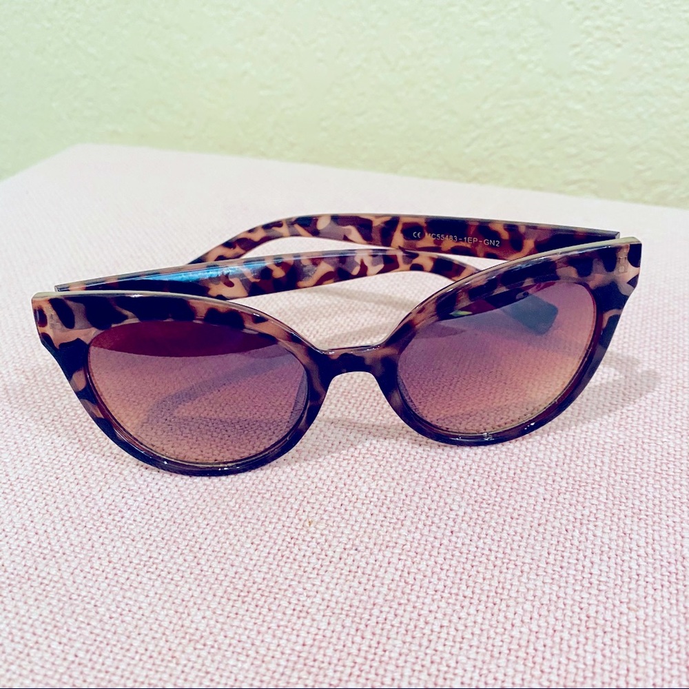 Anthropologie Cammie Cat-Eye sunglasses